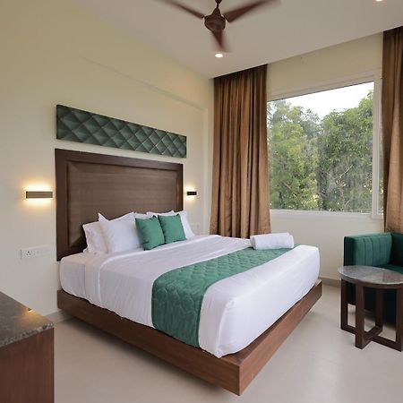 Hotel Aavudai Grand Aralvaimozhi Εξωτερικό φωτογραφία