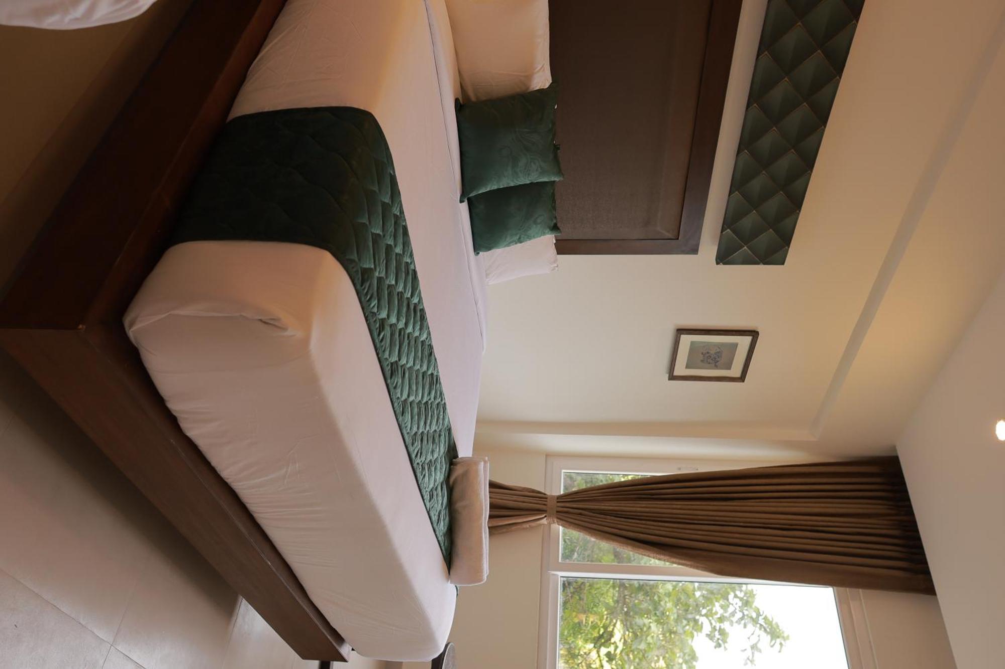 Hotel Aavudai Grand Aralvaimozhi Εξωτερικό φωτογραφία